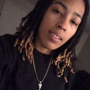 Meet your Posher, Monea